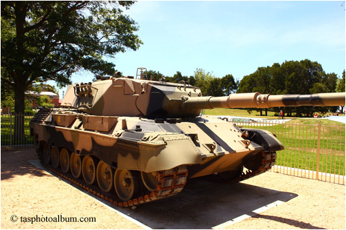 tank at war memorial at Beaconsfield